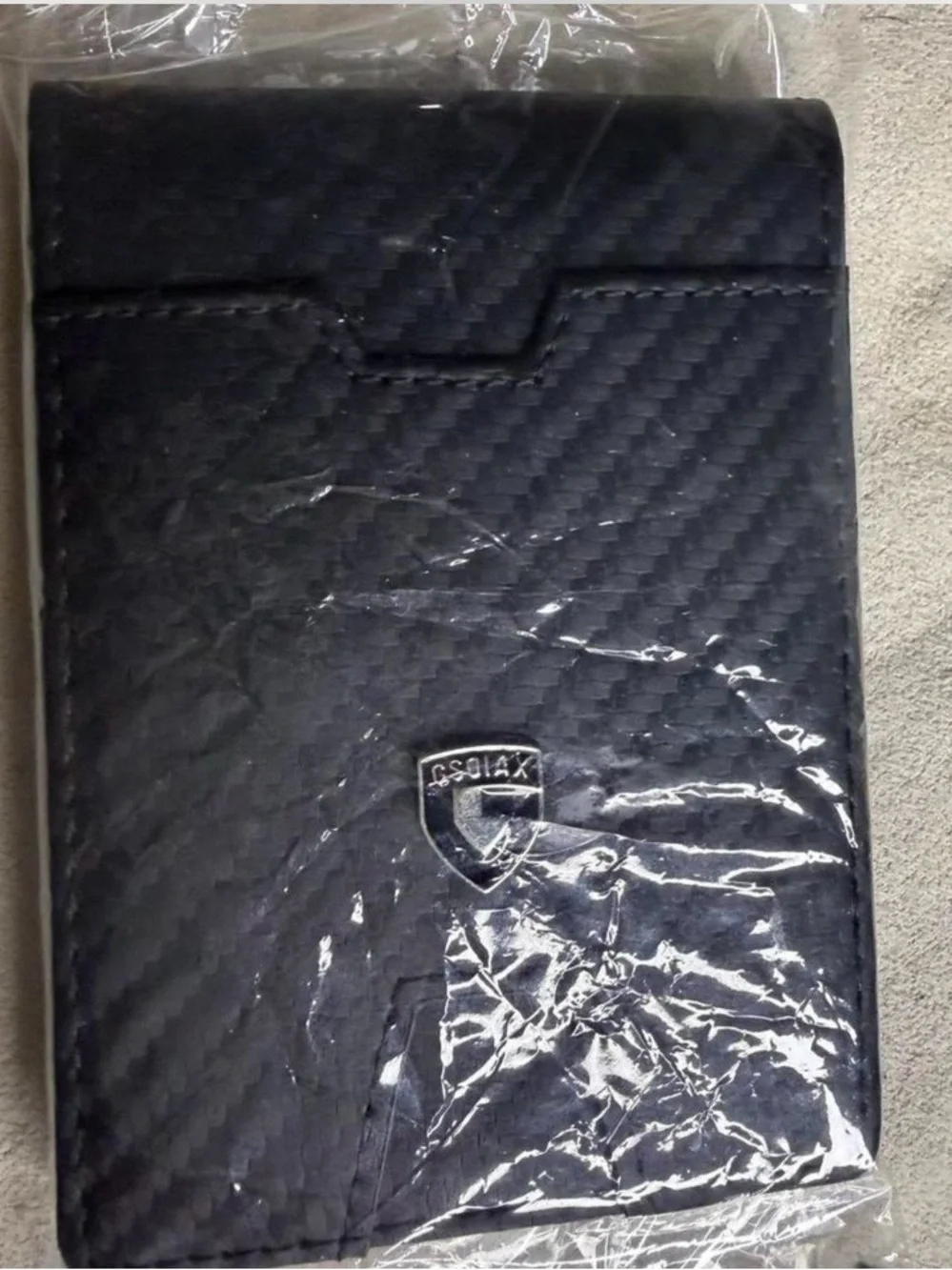Slim Carbon-Texture Black Men's Card Holder Wallet - [Brand Unspecified]